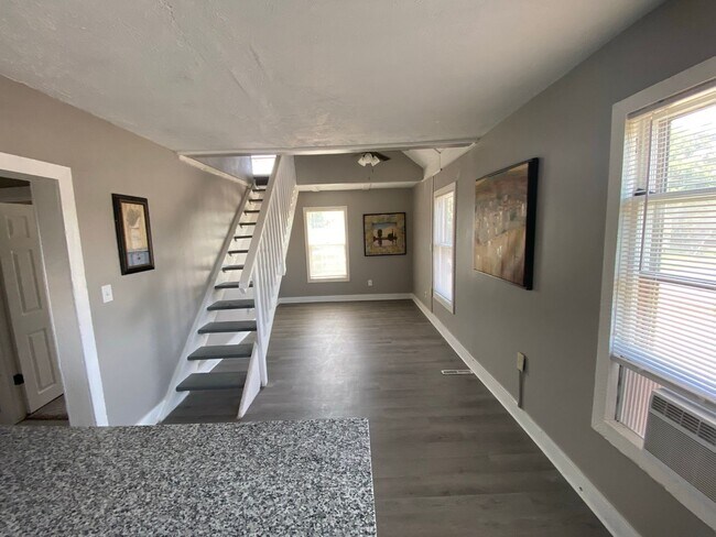 Foto del edificio - Very attractive 2BR 1/2 duplex