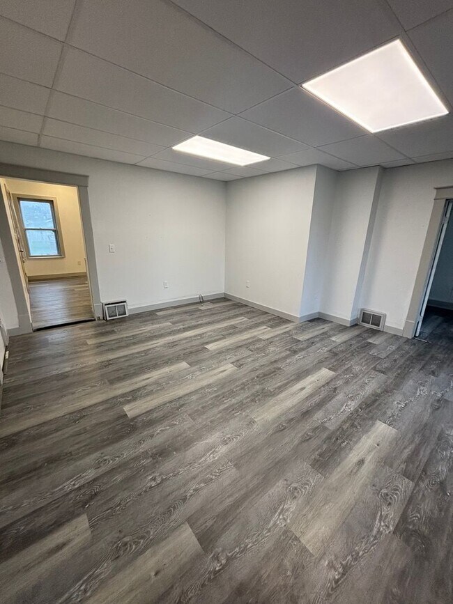 Foto del edificio - 1245 PH W