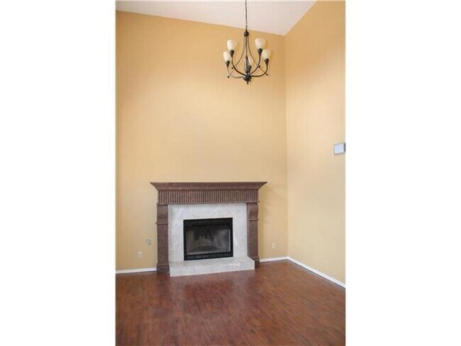 Foto del edificio - 7401 Lakehurst Rd