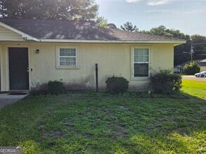 Building Photo - 403 S Ashley St