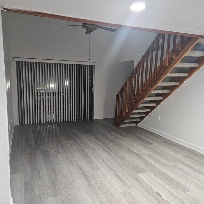 9431 Fontainebleau Blvd Unit Bleau Fontaine 2/2 Condo, Miami, FL 33172