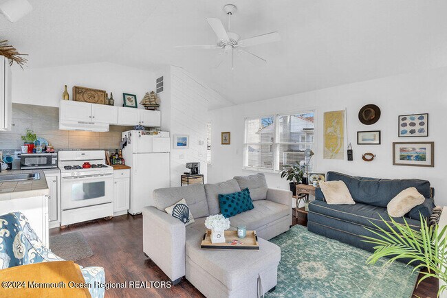 Foto del edificio - 1725 Belmont Ave