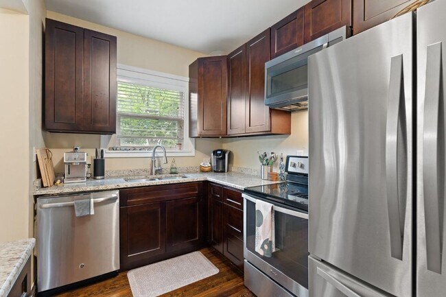 Foto del edificio - 2 bed 1.5 bath home Downtown Valparaiso