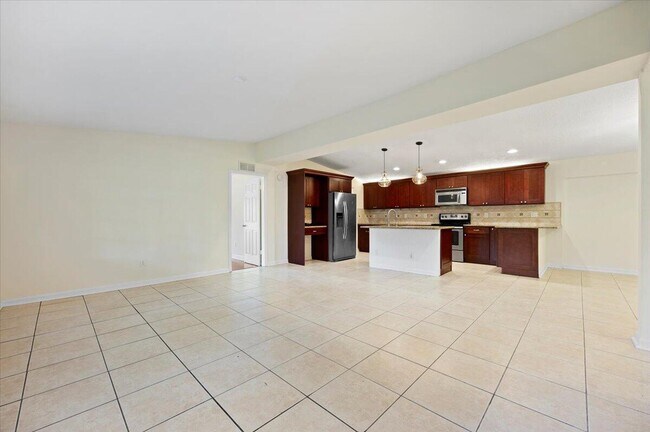 Building Photo - 16087 Cornwall Dr E