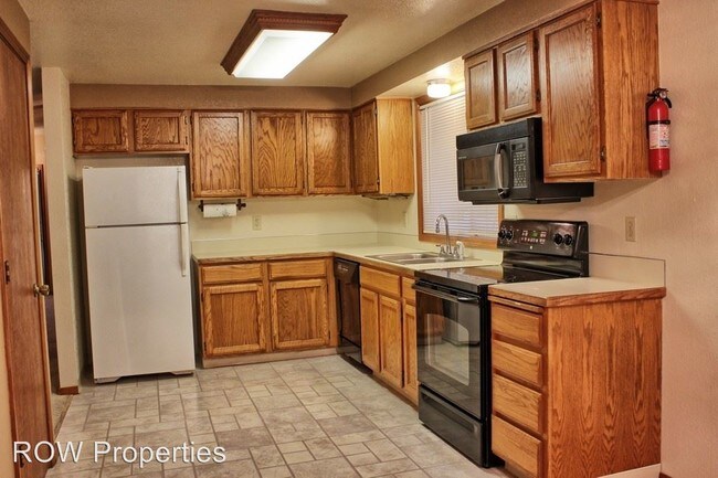 Building Photo - 3 br, 2 bath House - 2171 N Linder Rd