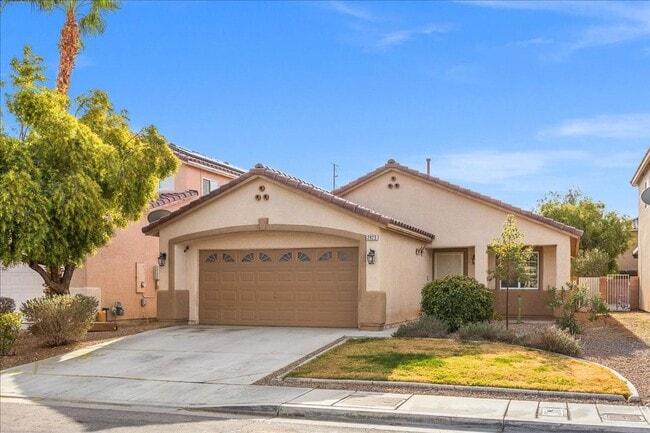 Building Photo - Single Story 3 Bedroom Home with Beautiful Backyard Space