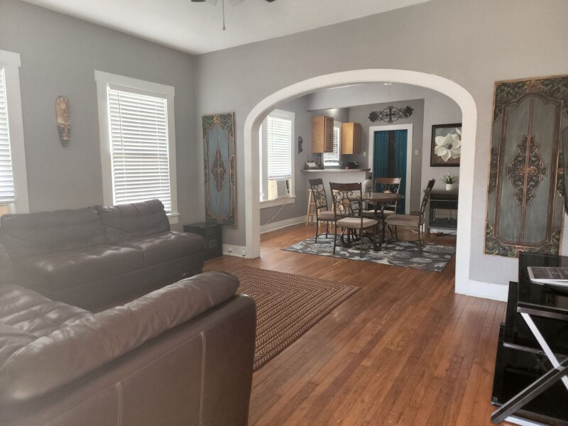 Foto principal - 803 W Hollywood Ave