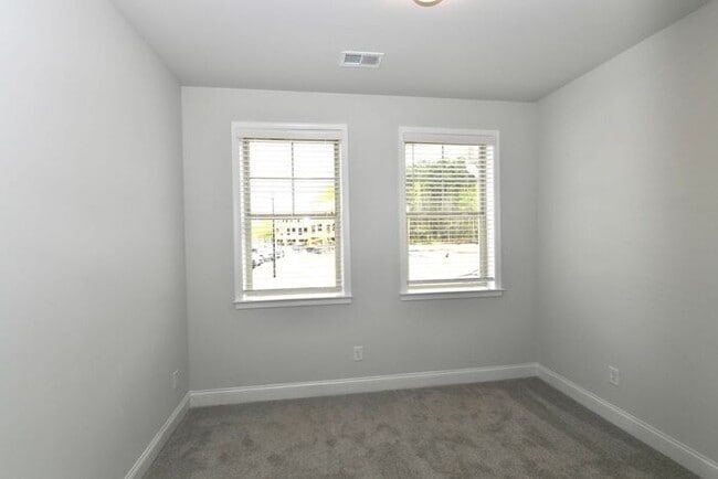Building Photo - 574 Amarante Cir