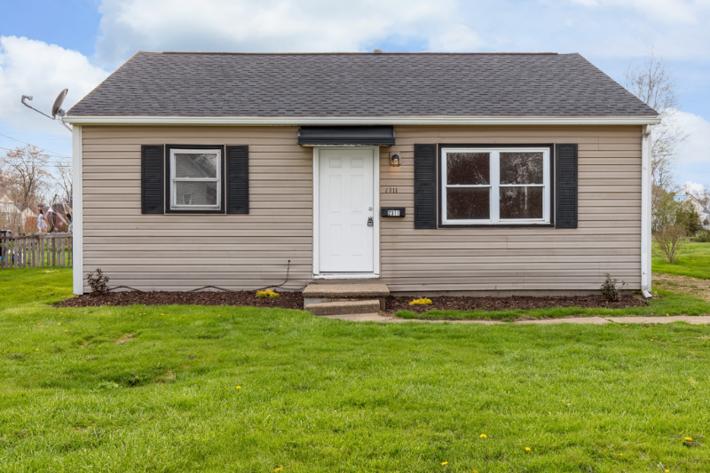Foto principal - 2311 Harmont Ave NE
