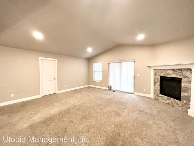 Building Photo - 3 br, 2 bath House - 2542 NW Elm Place