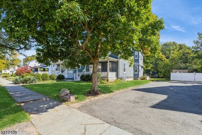 Foto del edificio - 161 Ashland Ave