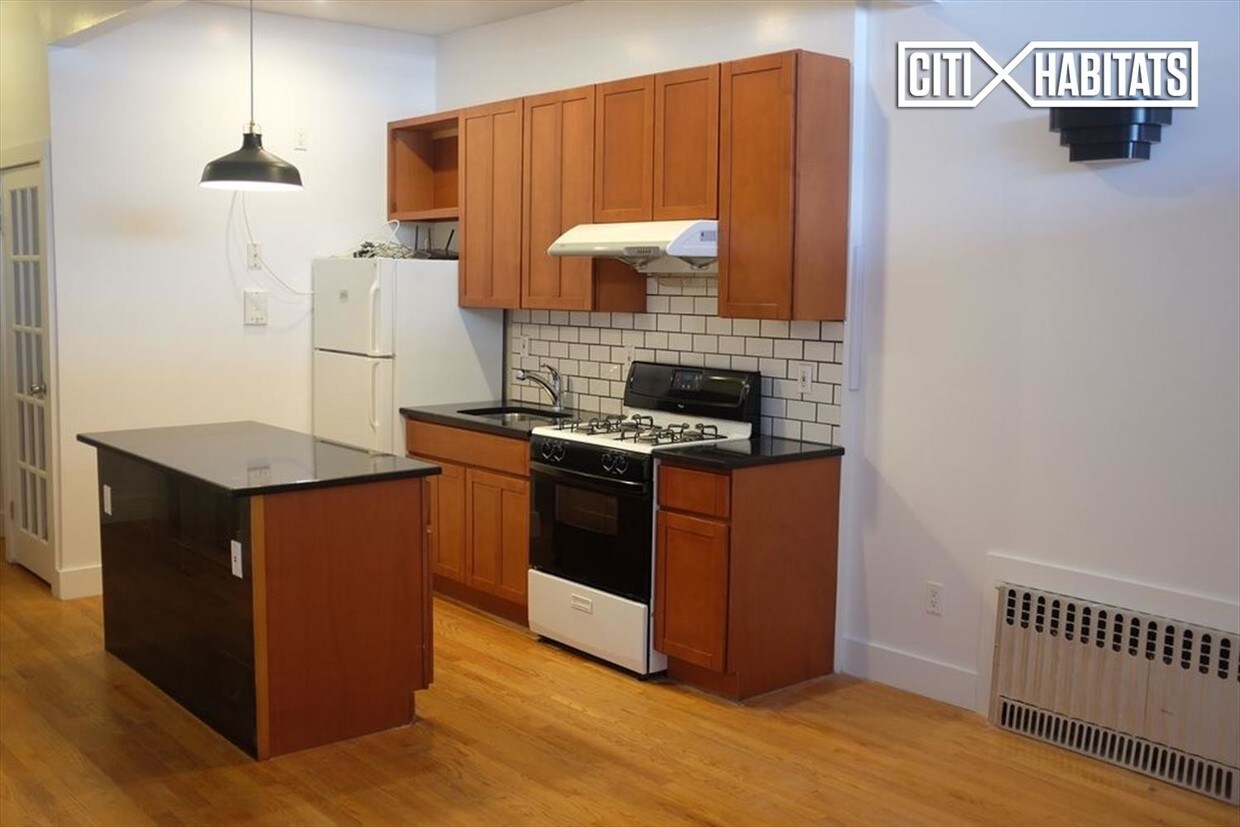 Primary Photo - 180 N 10th St
