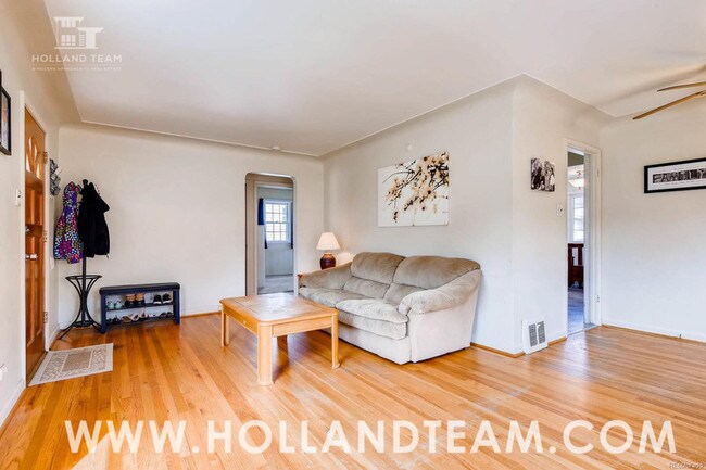 Foto del edificio - 2468 S Marion St