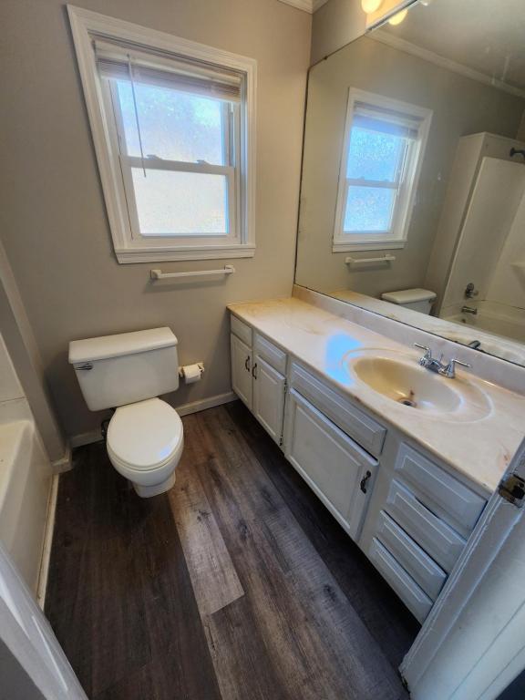 Building Photo - 732 Highland Ave