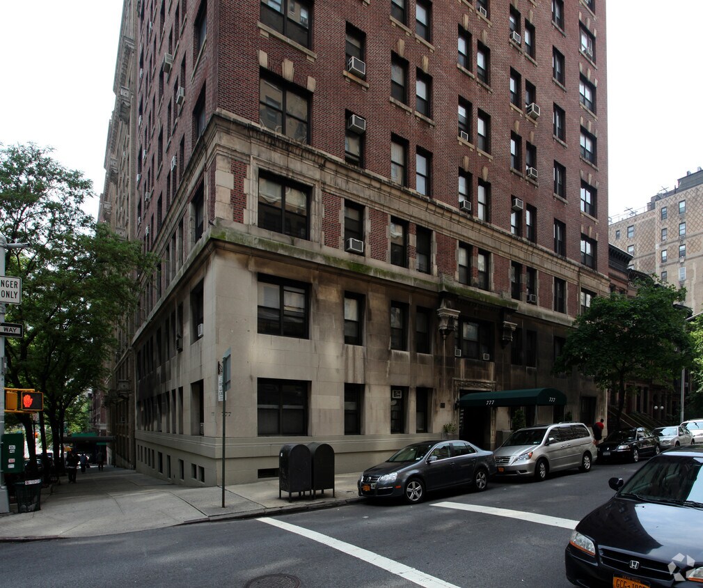 Foto del edificio - Strafford Apartments