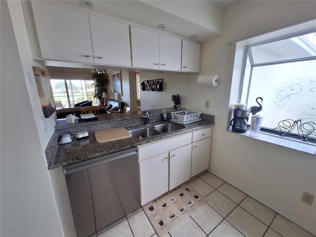 Foto del edificio - 427 Cerromar Ln