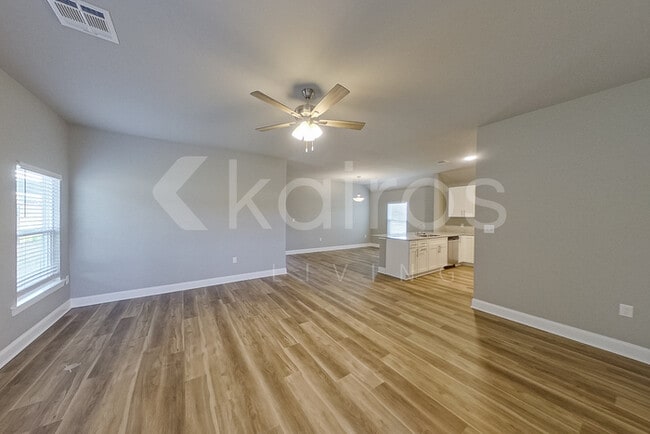 Building Photo - 1534 Cannes Ave