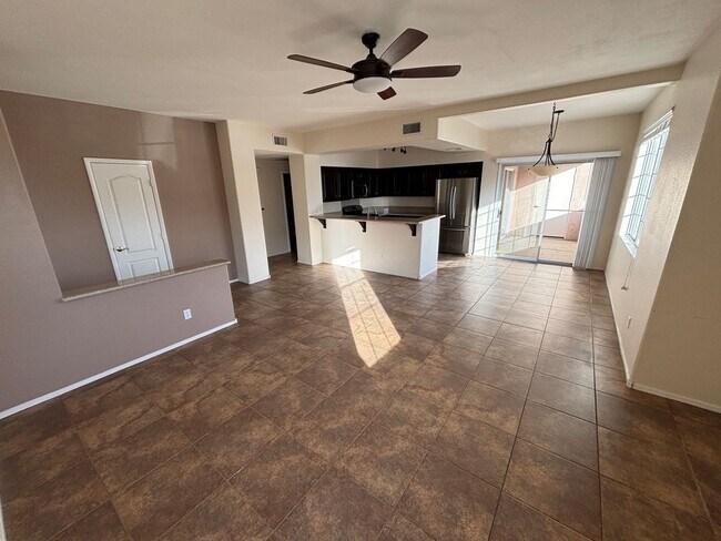 Foto del edificio - Charming 2Bed/Bath Condo located in a beautiful gated community in the Southwest.
