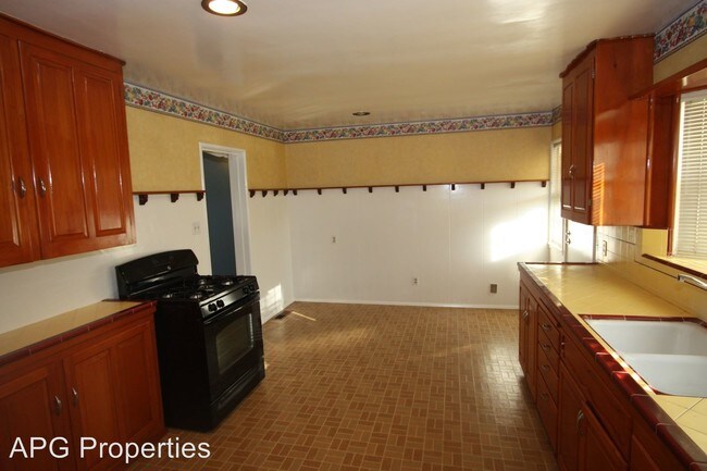 Building Photo - 3 br, 2 bath House - 619 W North St