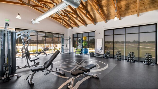 Foto del edificio - 4-bed 2-bath home in Alamo Ranch with Comm...