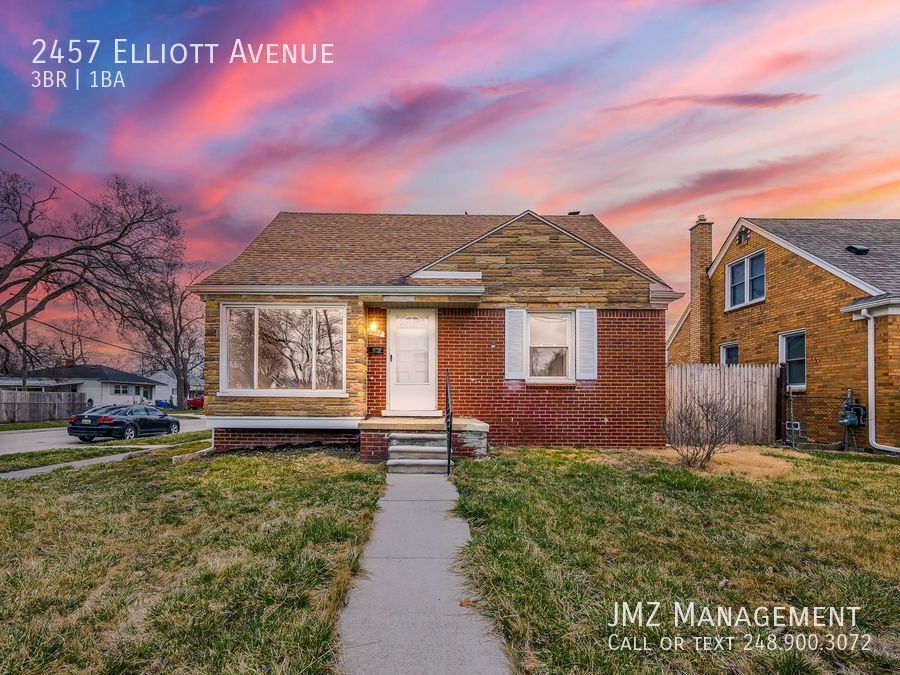 Primary Photo - 2457 Elliott Ave