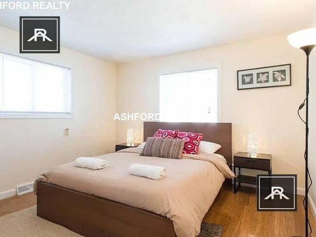 Building Photo - 2 bedroom in Belmont MA 02478