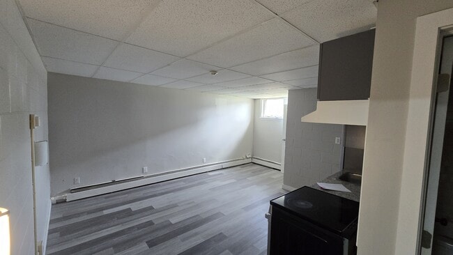 Building Photo - 401 Elmwood Dr