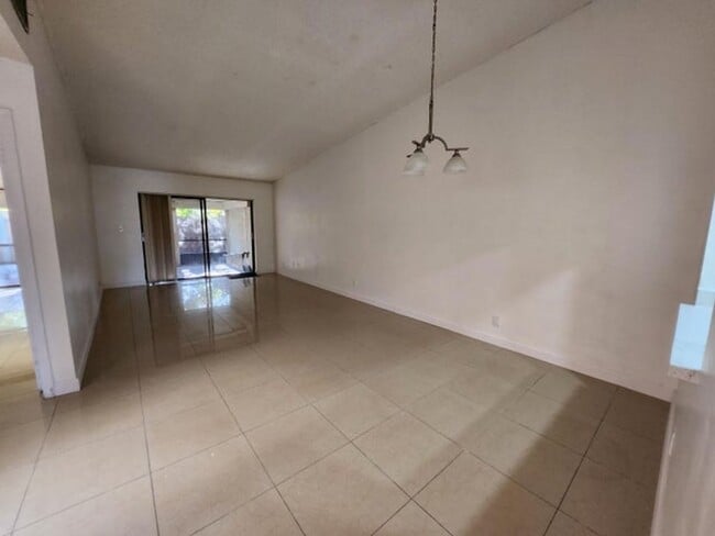 Building Photo - 903 NW 79th Terrace