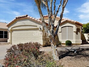 Building Photo - 1130 W Lark Dr