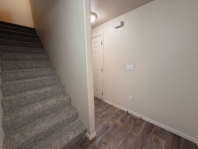 Foto del edificio - 2561 NW Cedar Ave