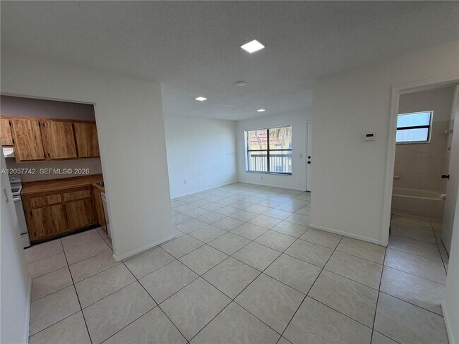 Foto del edificio - 411 NW 100th Pl