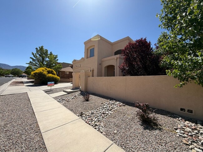 Building Photo - 4 Bedroom Home Plus Office Available Near Eubank Blvd NE & Paseo Del Norte!