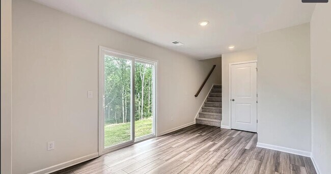Building Photo - 1543 Cottage Crk Dr