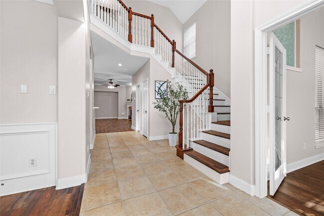 Foto del edificio - 3310 Lake Canyon Ct