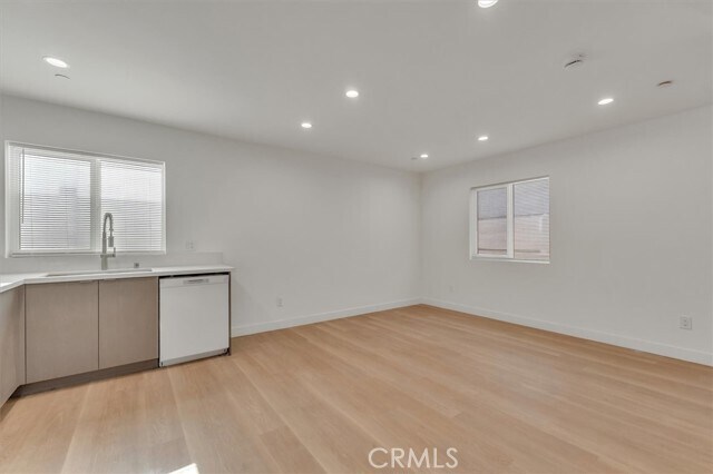 Foto del edificio - 11526 Balboa Blvd