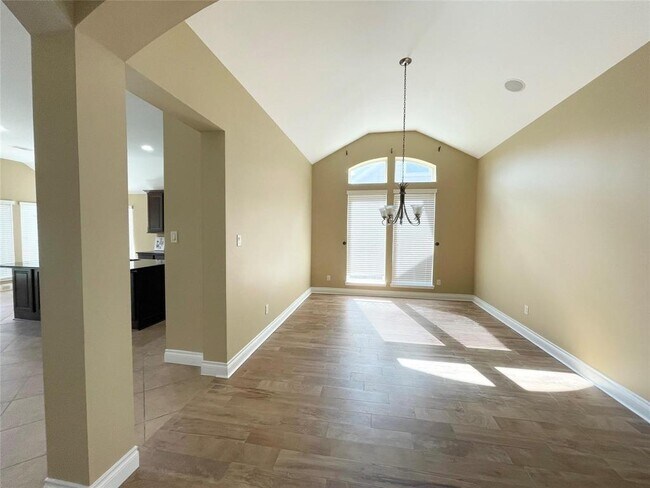 Foto del edificio - 13602 Silent Walk Dr