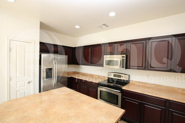 Building Photo - 3813 E Santa Fe Ln