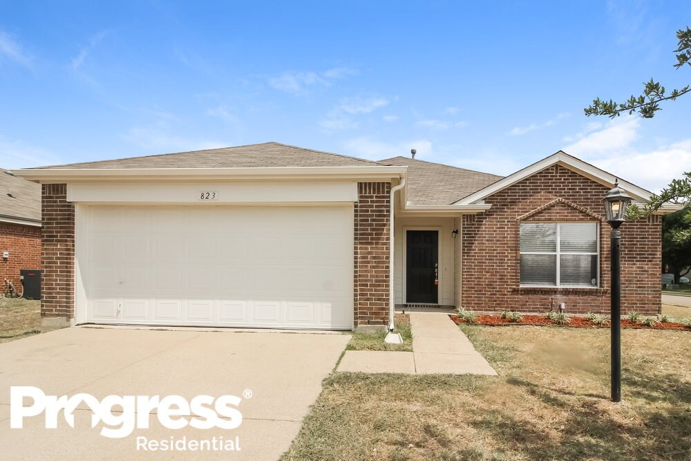 Primary Photo - 823 Sage Meadow Dr
