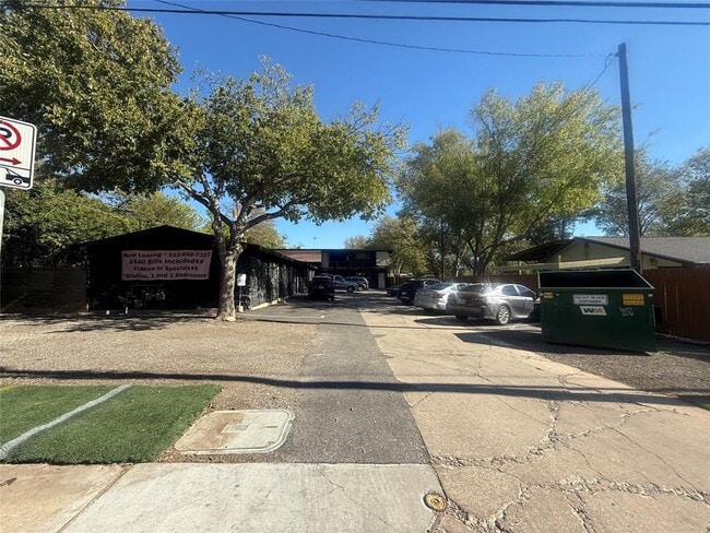 Building Photo - 7107 Guadalupe St