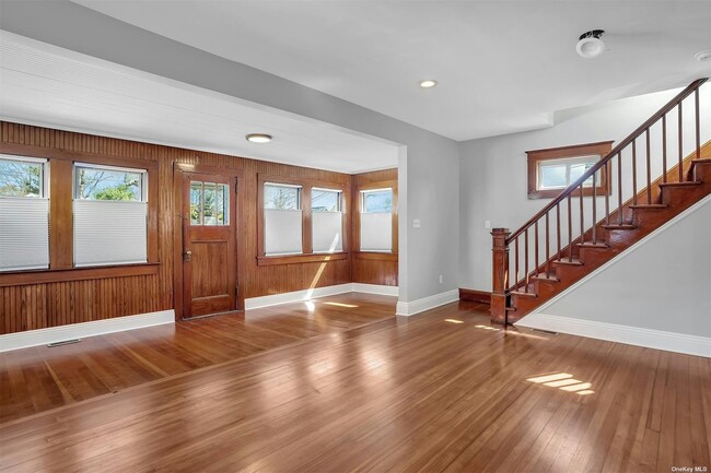 Building Photo - 31 Riggs Pl