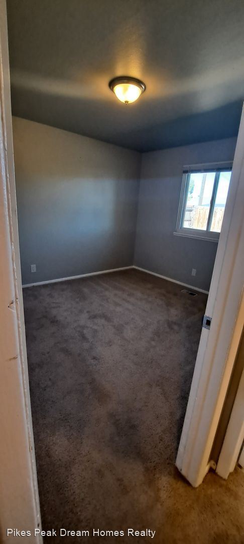 Building Photo - 3 br, 1 bath House - 2557 Chimayo Drive