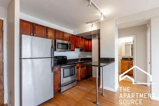 Foto del edificio - 4180 N Marine Dr