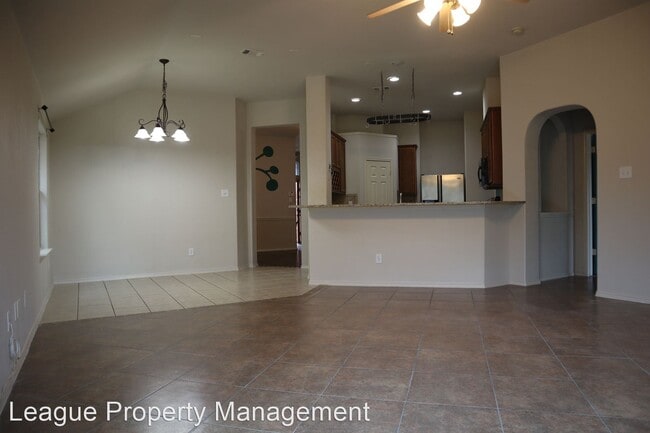 Foto del edificio - 3 br, 2 bath House - 5709 Paloma Blanca Dr