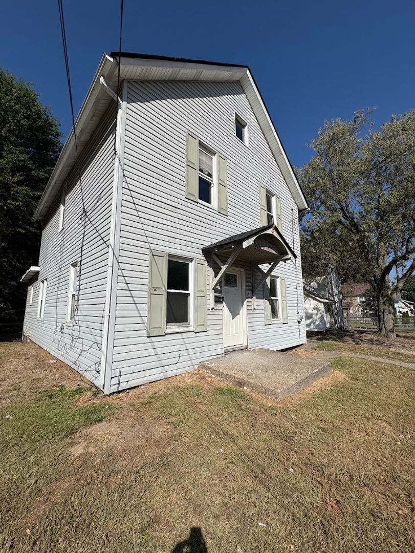 686 Sumner St Akron, OH 44311 – photo 2