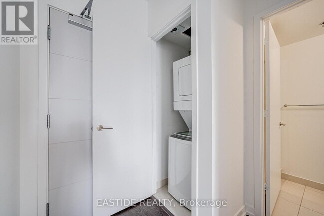 Building Photo - 203 College St