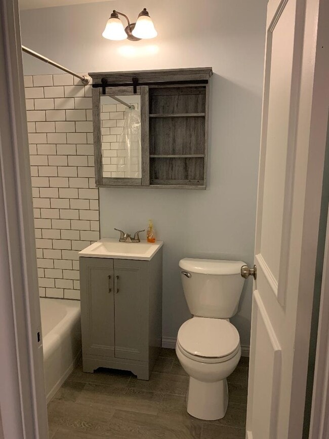 Baño - 440 Ridgewood Ave