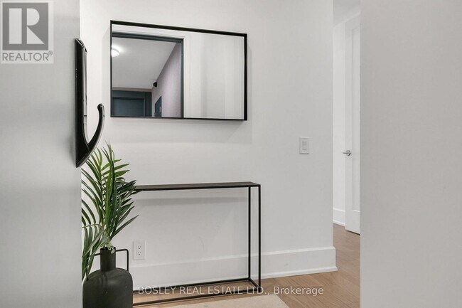 Building Photo - 800 Broadview Ave