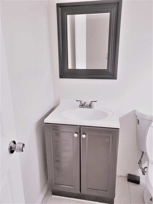 CITY CENTER APTS Apartments in Hallandale Beach, FL