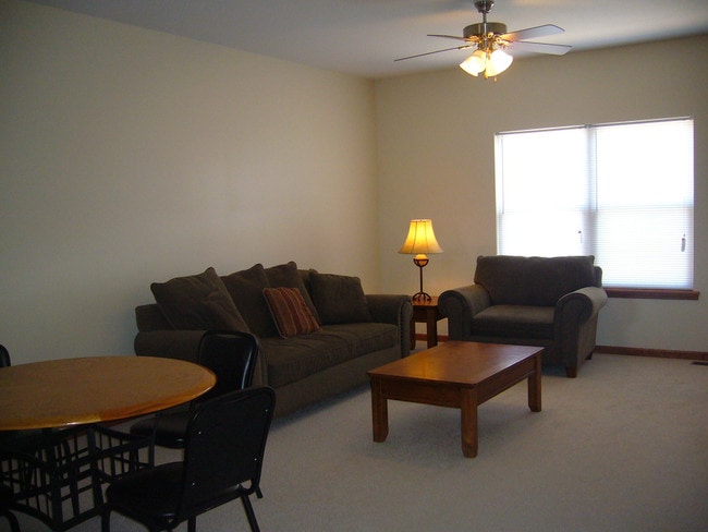 Building Photo - Seasons Brooks Estates