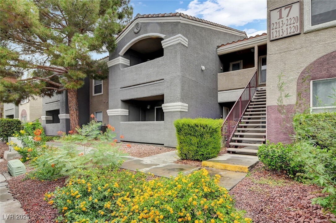 Foto principal - 5055 W Hacienda Ave